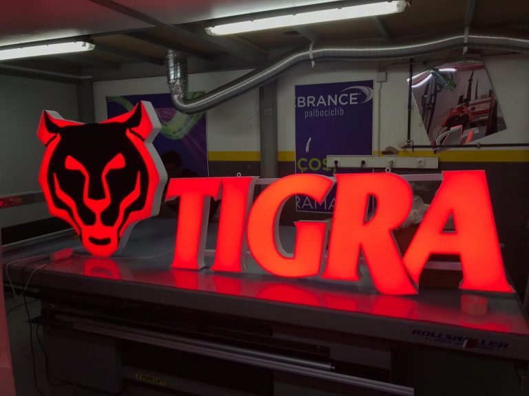   - Tigra – Logo retroiluminado